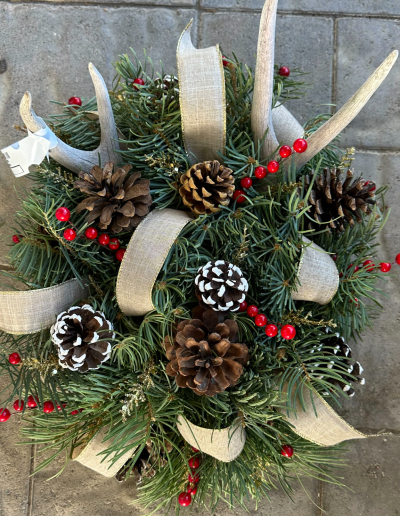 rustic country centerpiece with real antlers