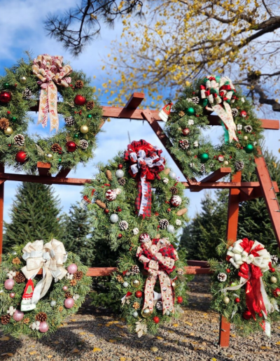 mixed 18" and 28" decorated wreaths
